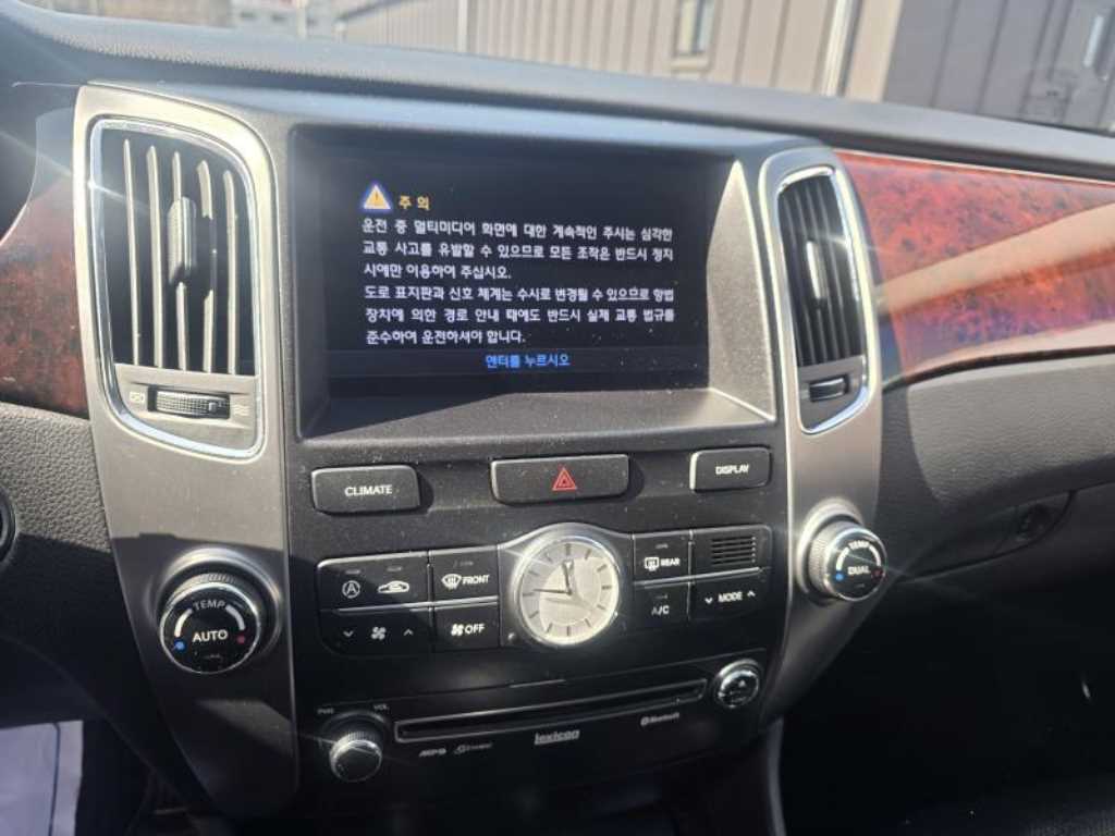 HYUNDAI Equus 2010 Negro - Importación desde Corea - HF Imports Iquique - Foto 18