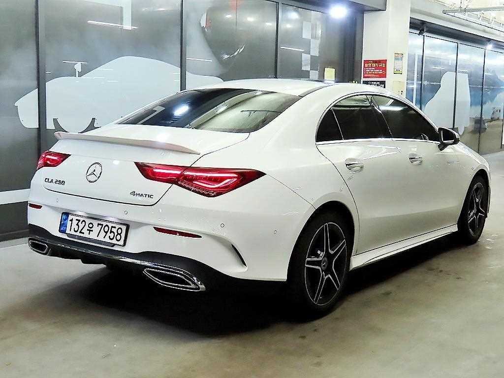 Mercedes Benz CLA Class - Vista 4
