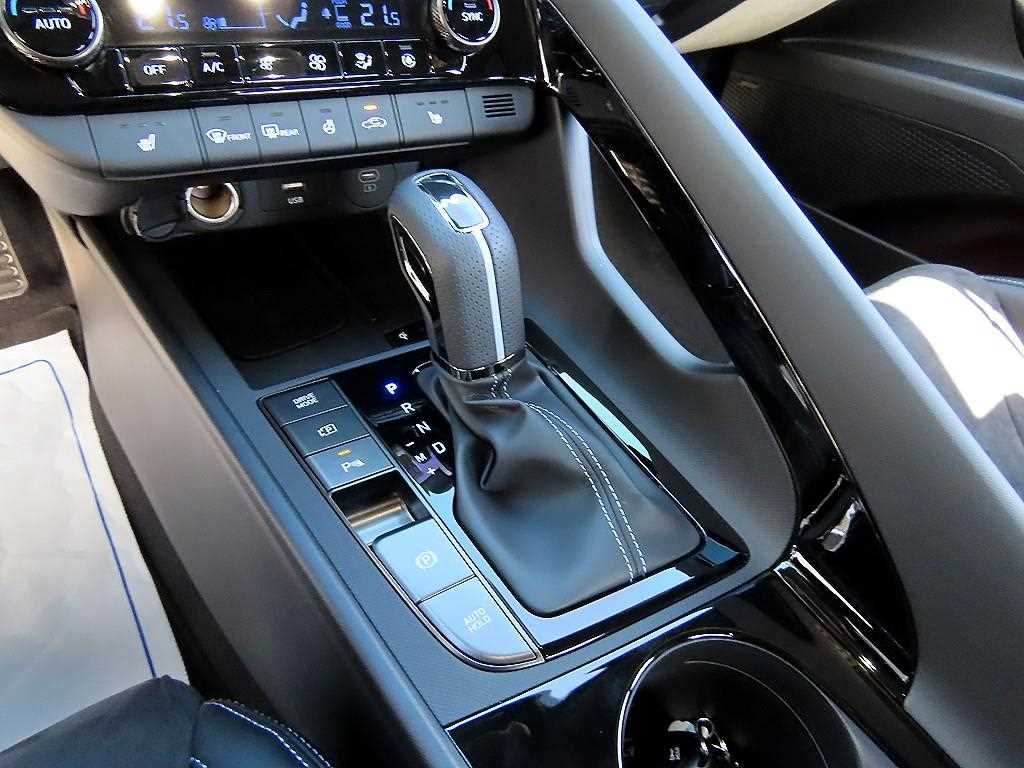 HYUNDAI Avante - Vista 10