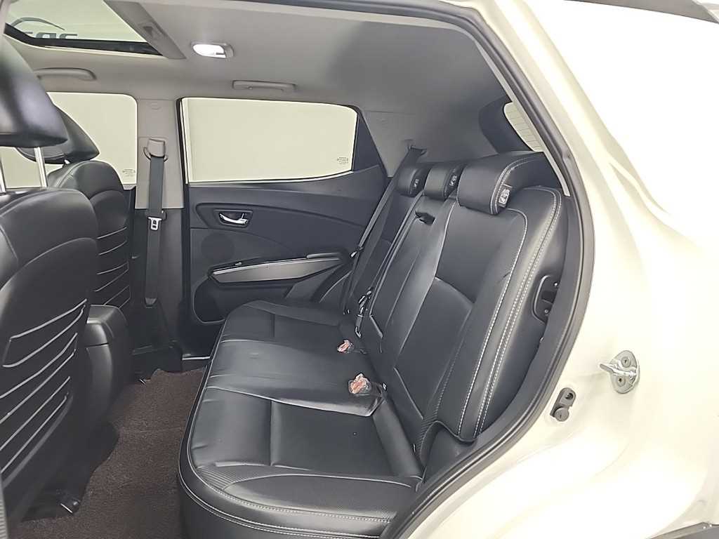 Ssangyong Tivoli - Vista 12