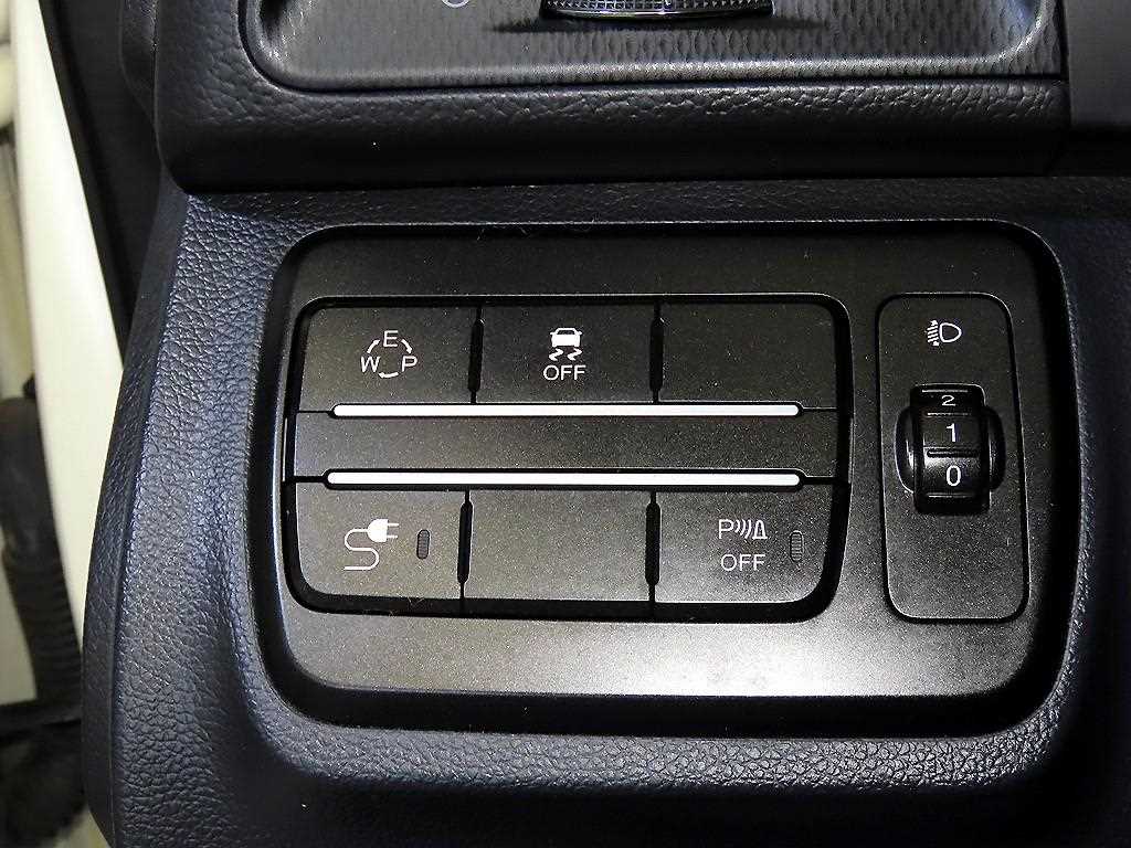 Ssangyong Tivoli 2017 Blanco - Importación desde Corea - HF Imports Iquique - Foto 14