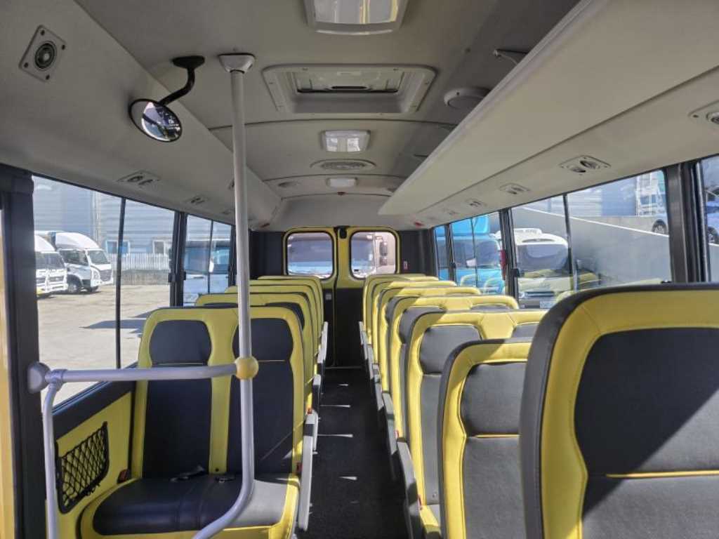 medium and large bus Hyundai bus - Vista 11