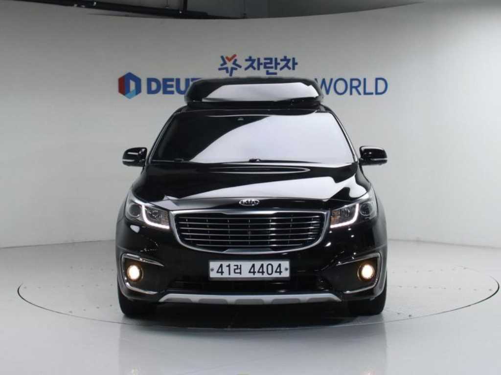 KIA Carnival - Vista 3