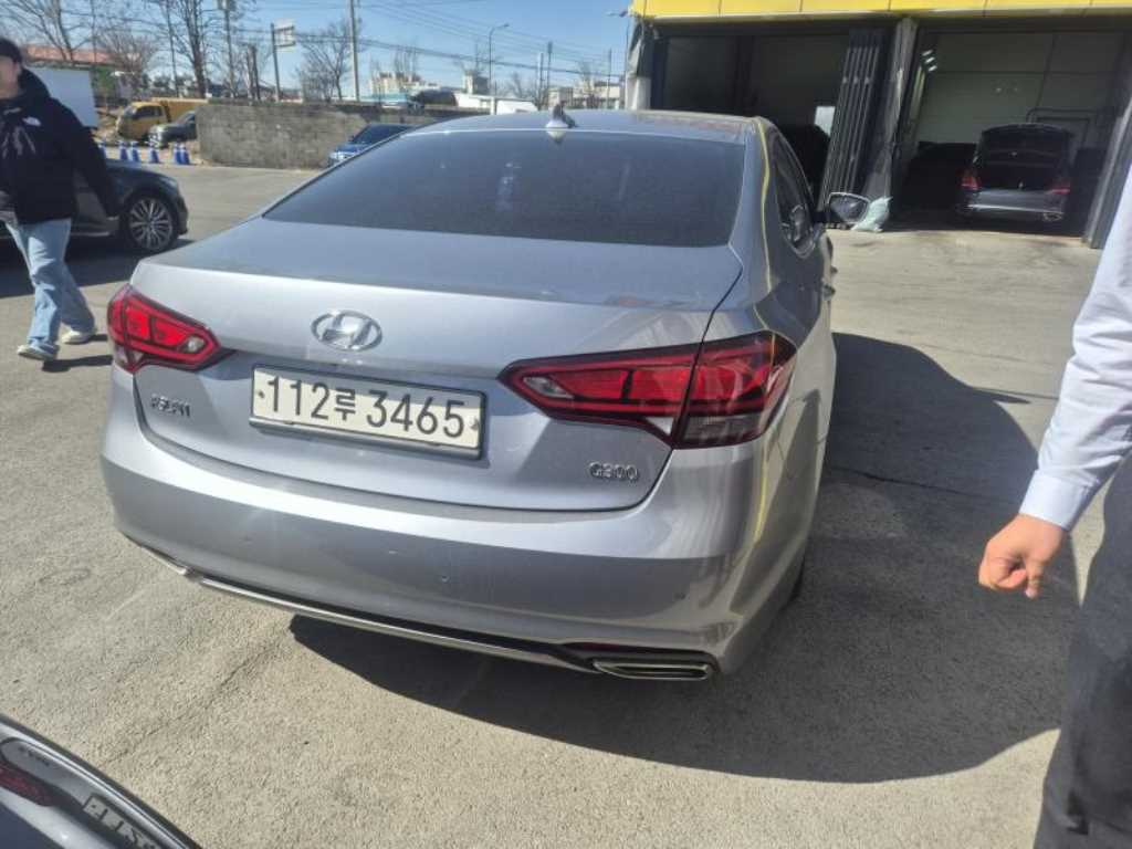 HYUNDAI Aslan - Vista 4