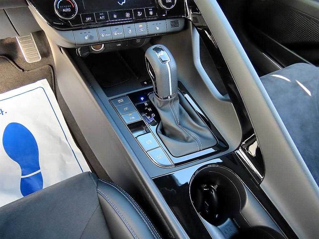 HYUNDAI Avante - Vista 10