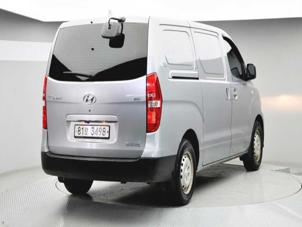 HYUNDAI Starex - Vista 3
