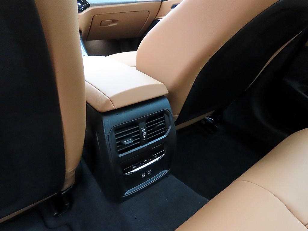 BMW 3 series 2025 Negro - Importación desde Corea - HF Imports Iquique - Foto 17