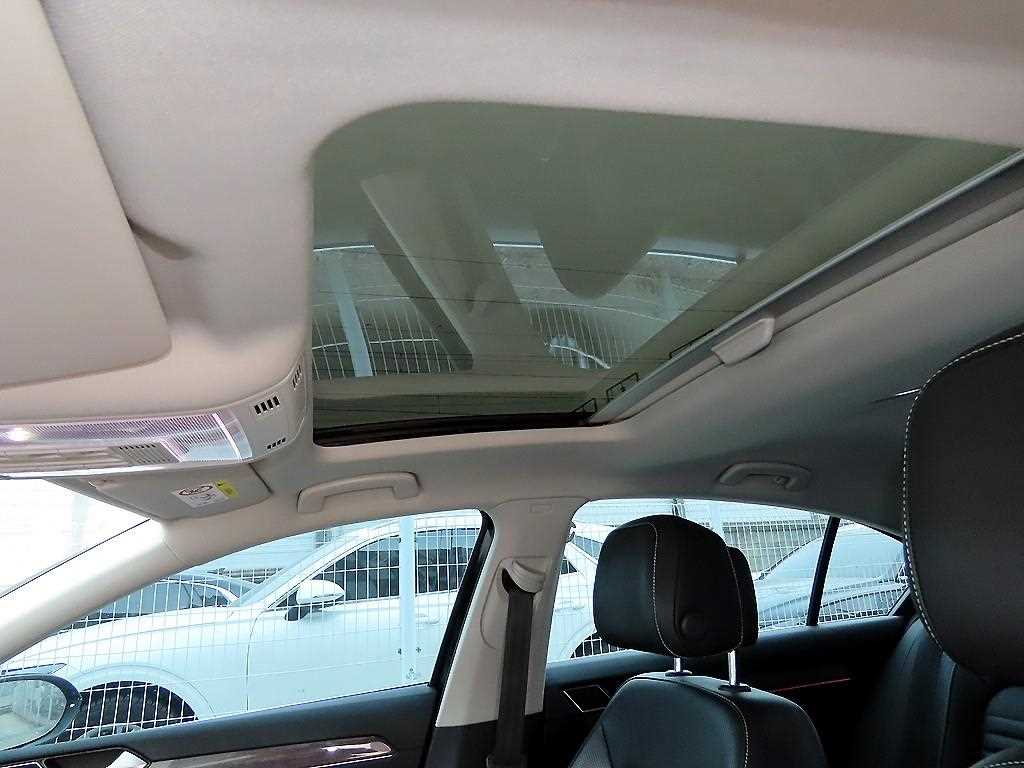 Volkswagen Passat 2021 Negro - Importación desde Corea - HF Imports Iquique - Foto 18