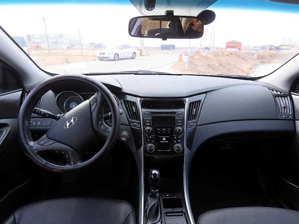 HYUNDAI Sonata - Vista 9