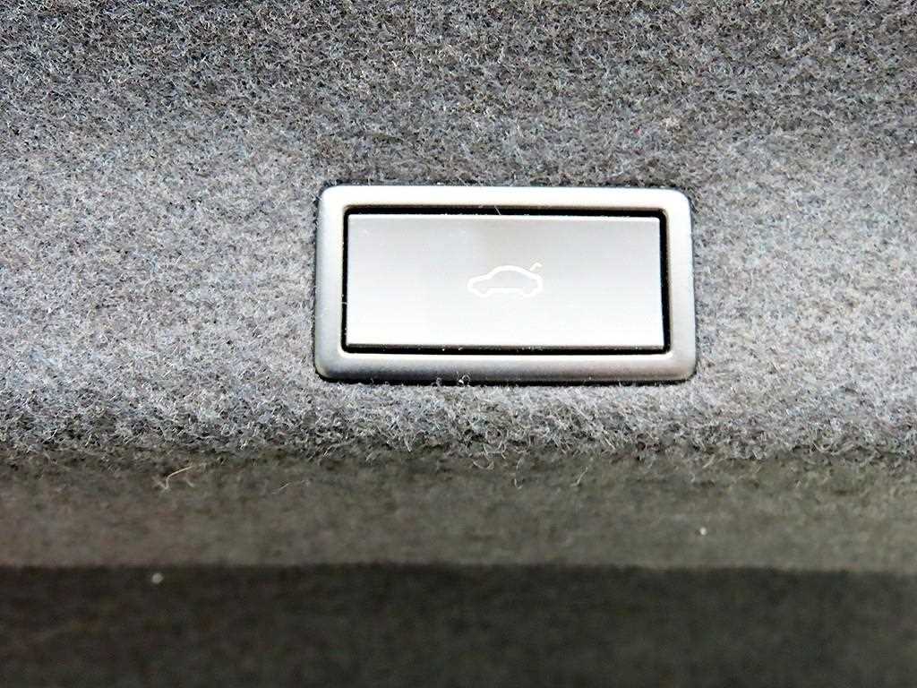 Volkswagen Passat 2021 Negro - Importación desde Corea - HF Imports Iquique - Foto 17