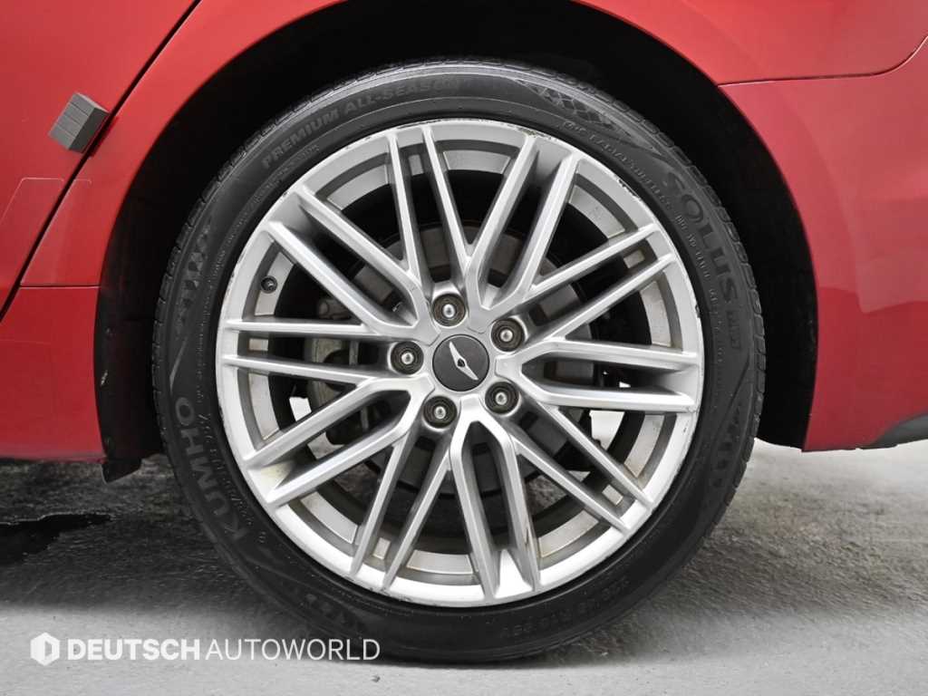 Genesis G70 - Vista 5