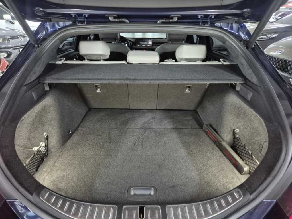 Genesis G70 - Vista 8