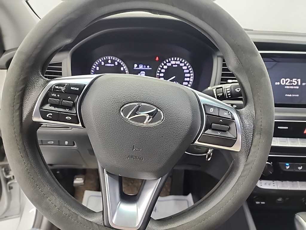 HYUNDAI Sonata - Vista 9