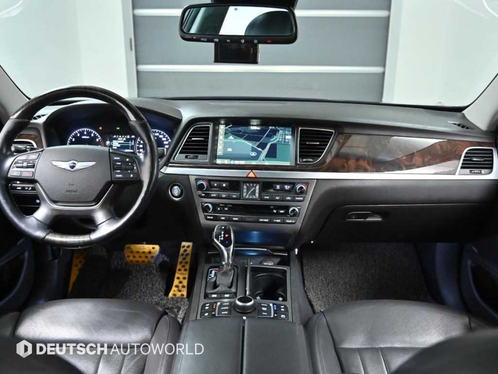 HYUNDAI Genesis - Vista 7