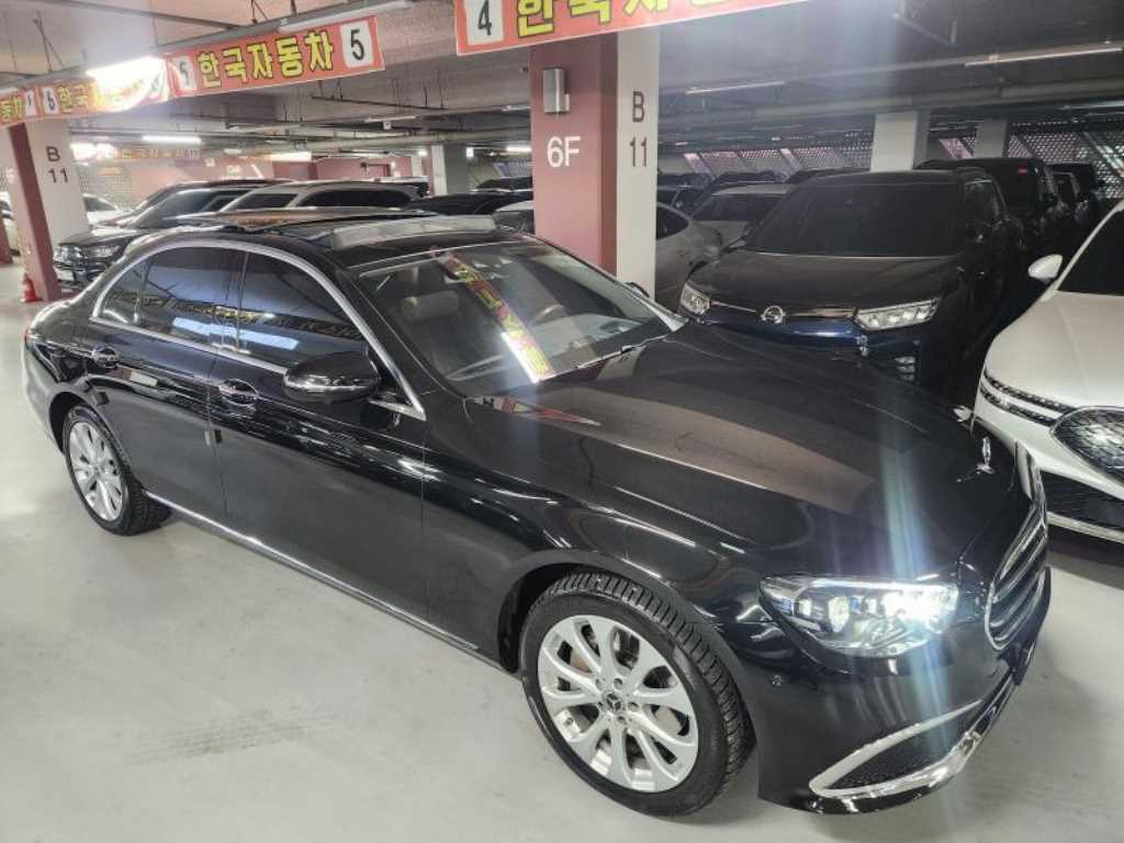 Mercedes Benz E class - Vista 8