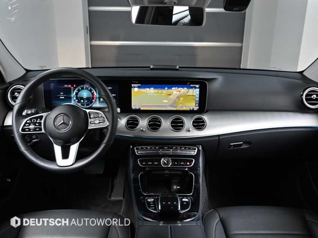 Mercedes Benz E class - Vista 8