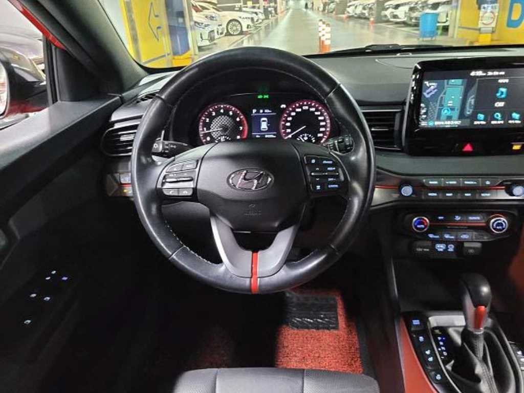 HYUNDAI Veloster - Vista 11