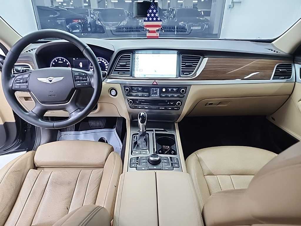 HYUNDAI Genesis - Vista 7