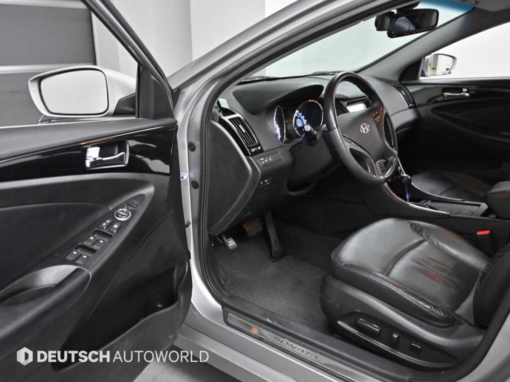 HYUNDAI Sonata - Vista 11