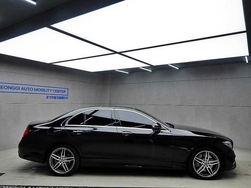 Mercedes Benz E class - Vista 2