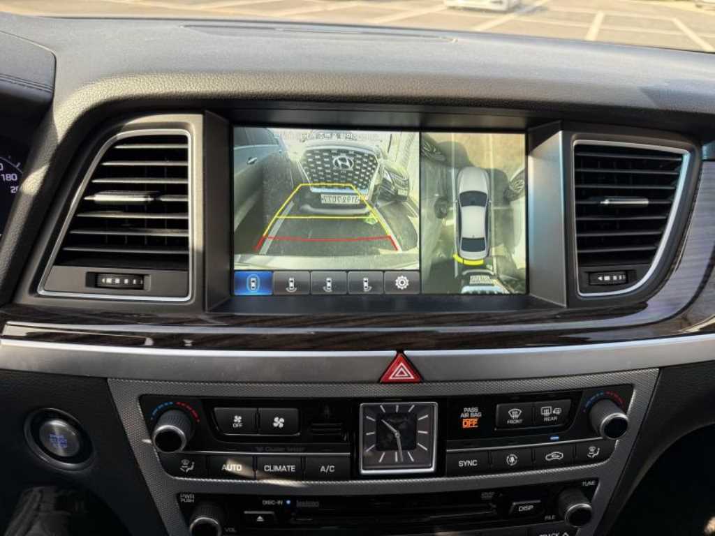 Genesis G80 - Vista 10