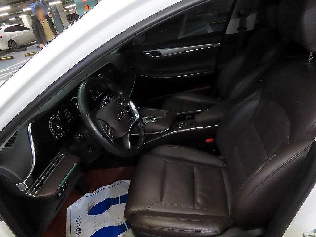 HYUNDAI Grandeur - Vista 6