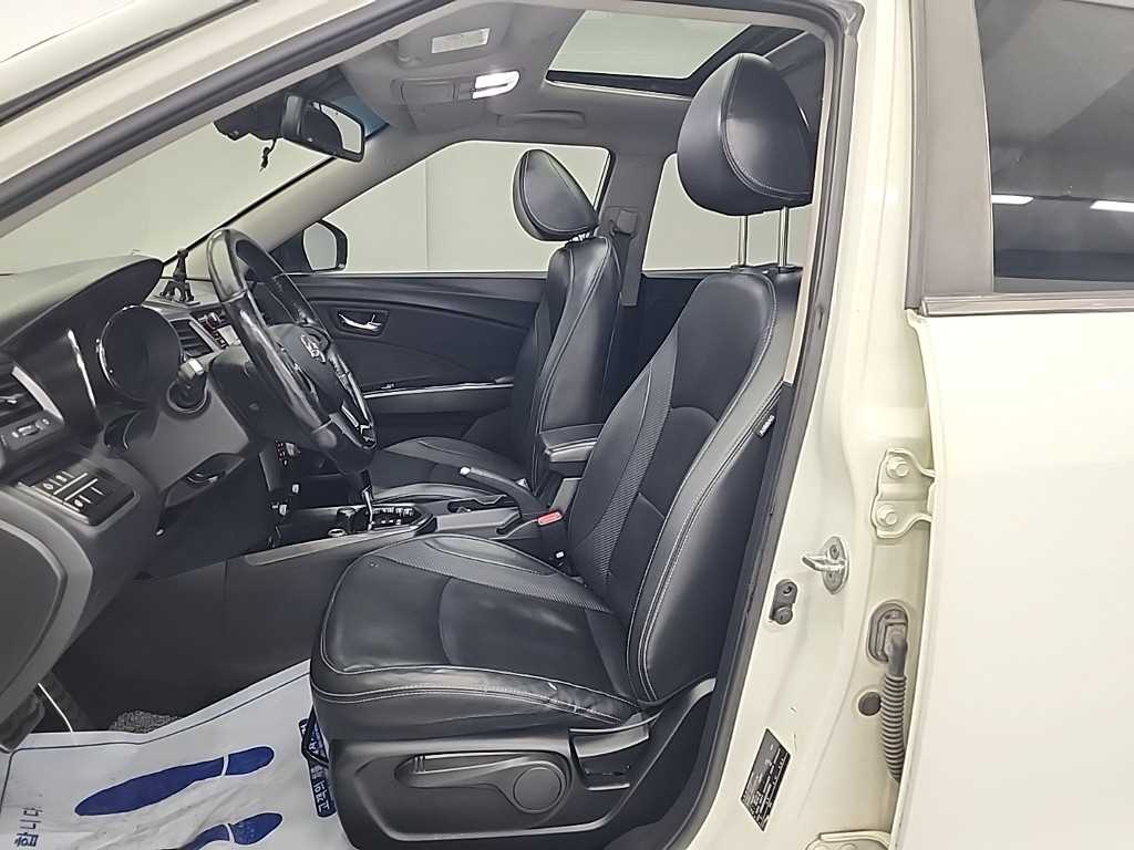 Ssangyong Tivoli - Vista 11