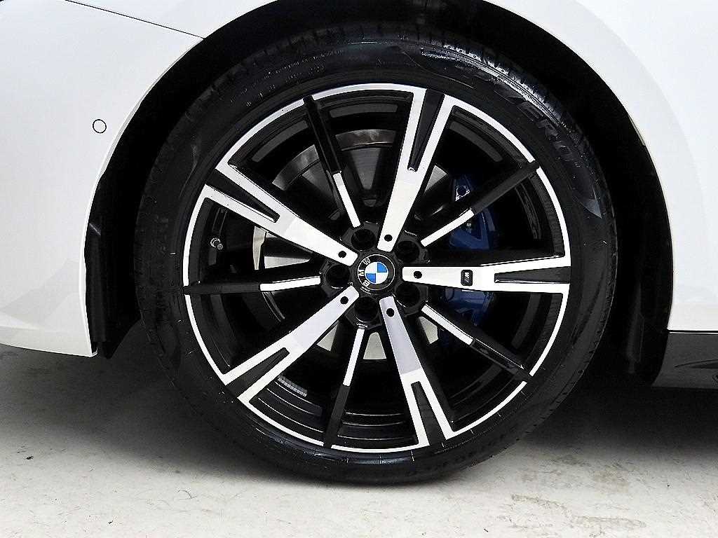 BMW 5 Series 2024 the color of pearl - Importación desde Corea - HF Imports Iquique - Foto 20