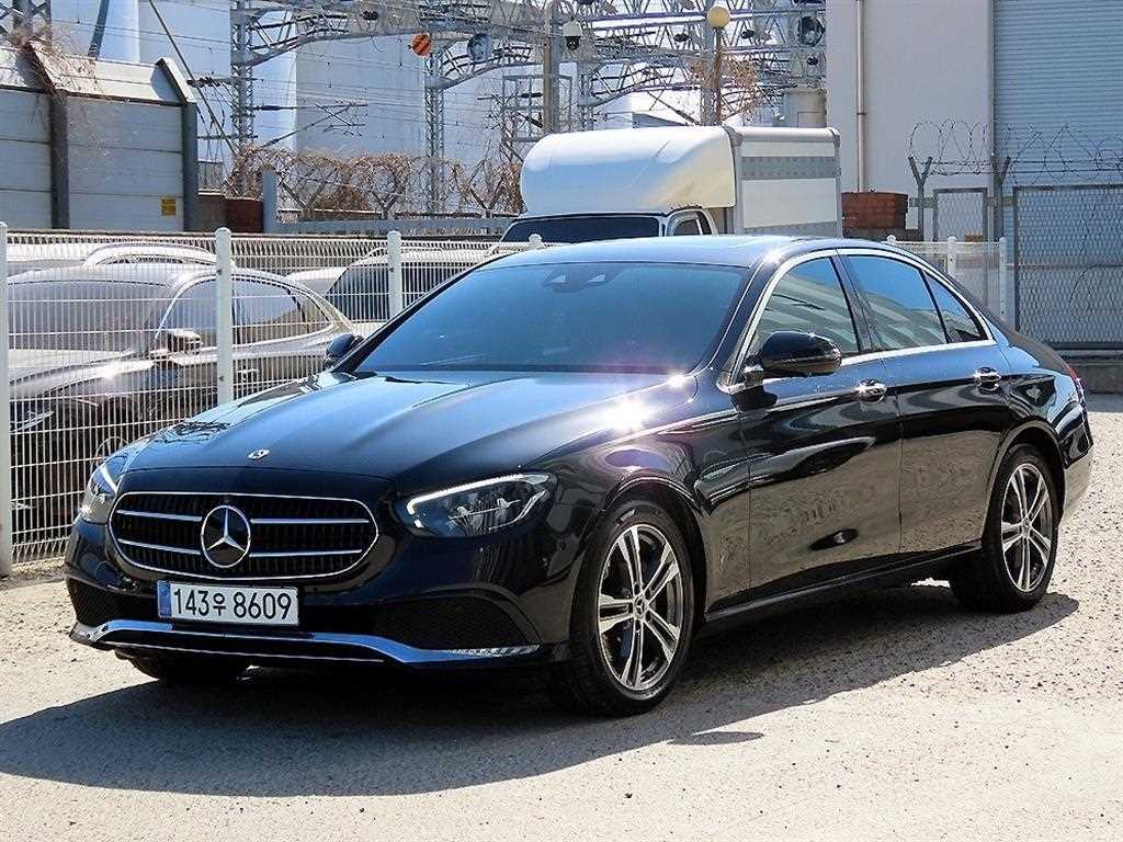 Mercedes Benz E class - Vista 4