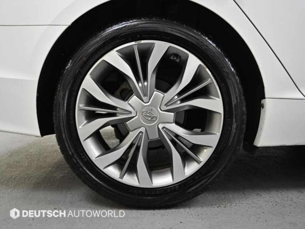 HYUNDAI Sonata - Vista 5