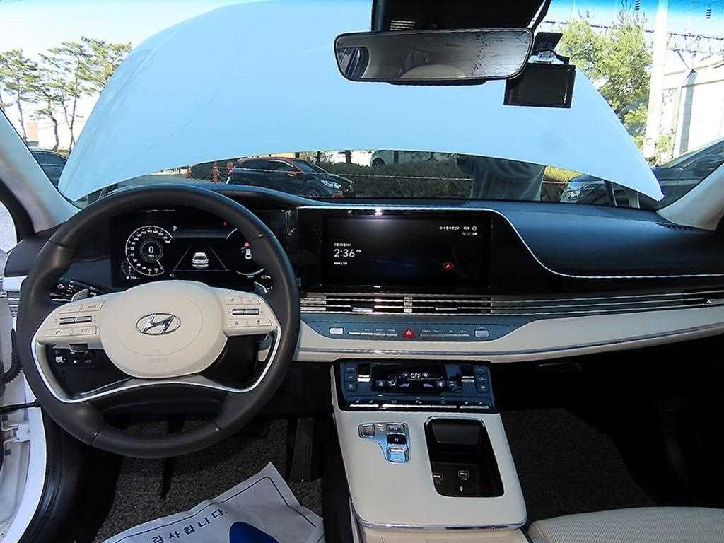 HYUNDAI Grandeur - Vista 7