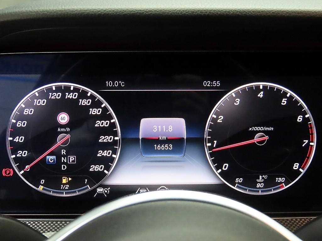 Mercedes Benz E class - Vista 8