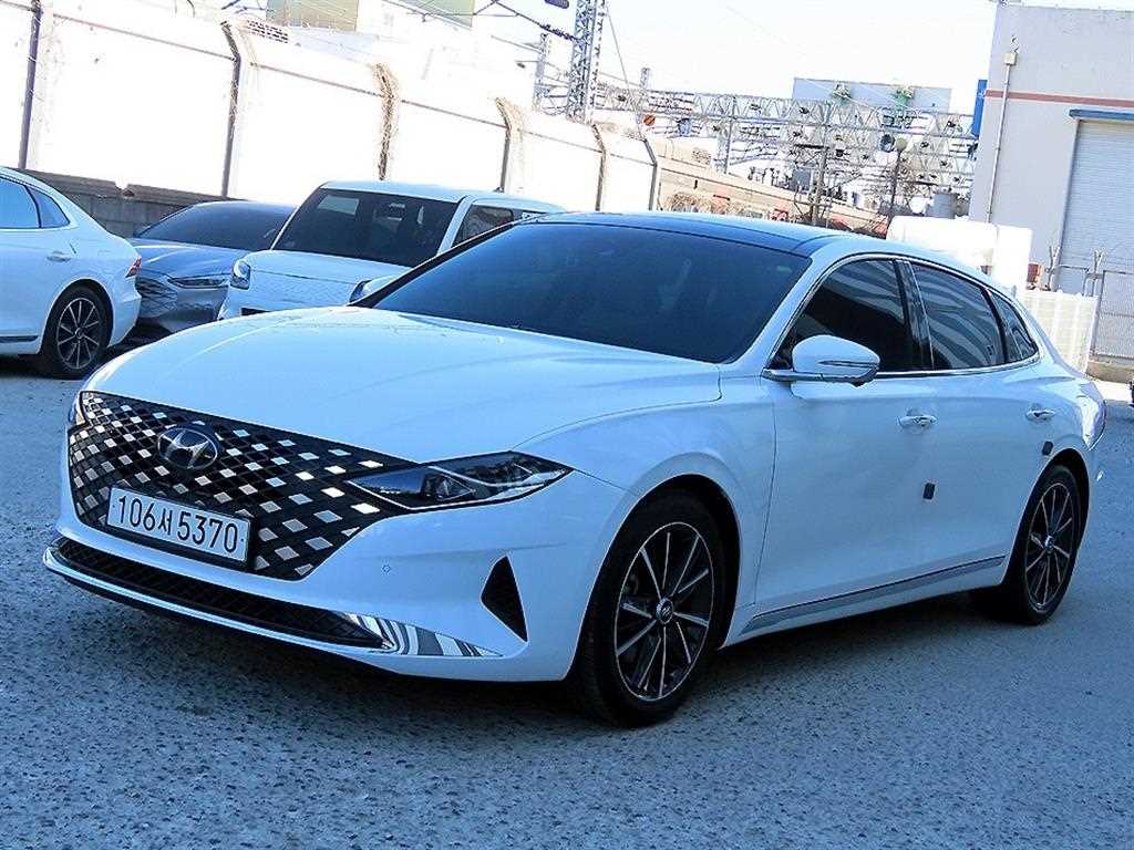 HYUNDAI Grandeur - Vista 2