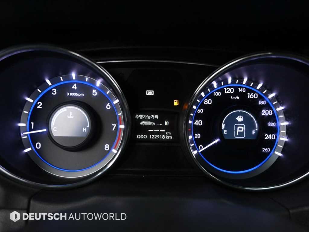 HYUNDAI Sonata - Vista 8