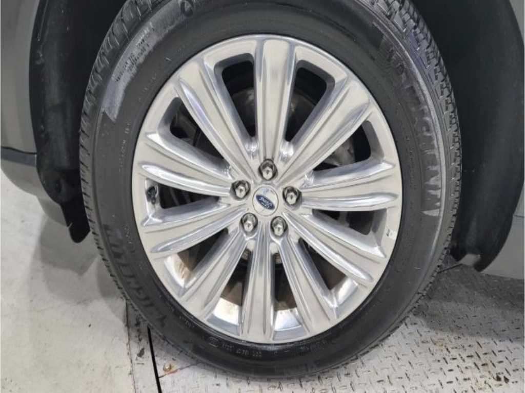 Ford Explorer - Vista 10