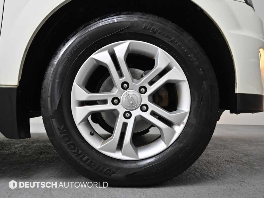 Ssangyong Korando - Vista 5