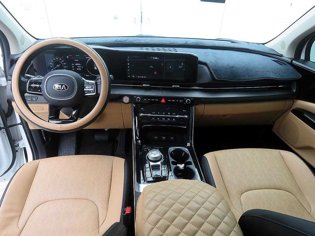 KIA Carnival - Vista 9