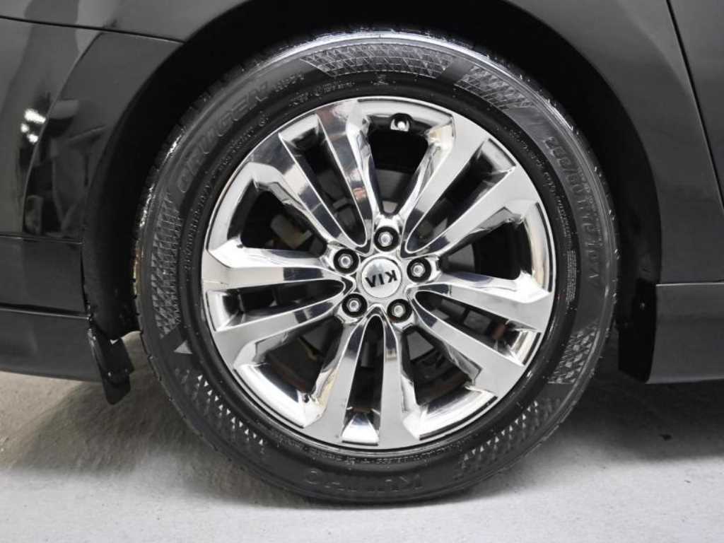 KIA Carnival - Vista 5