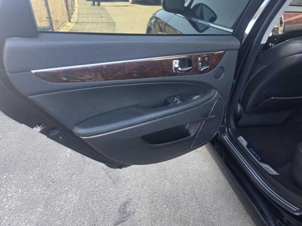 HYUNDAI Equus - Vista 6