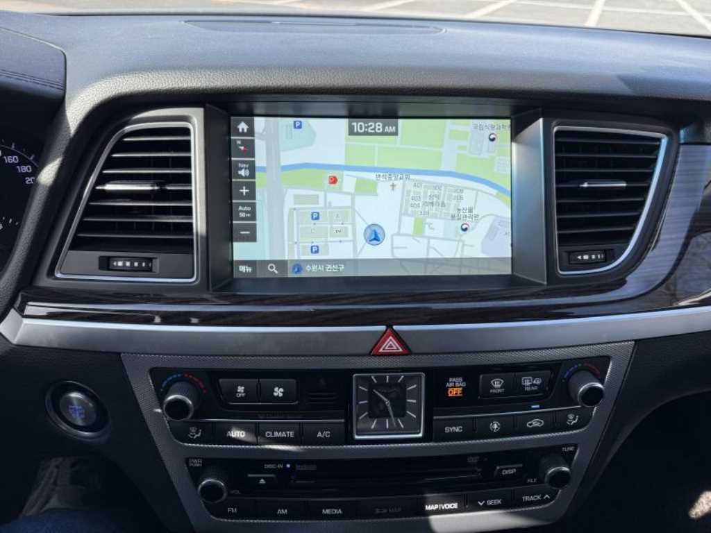 Genesis G80 - Vista 9