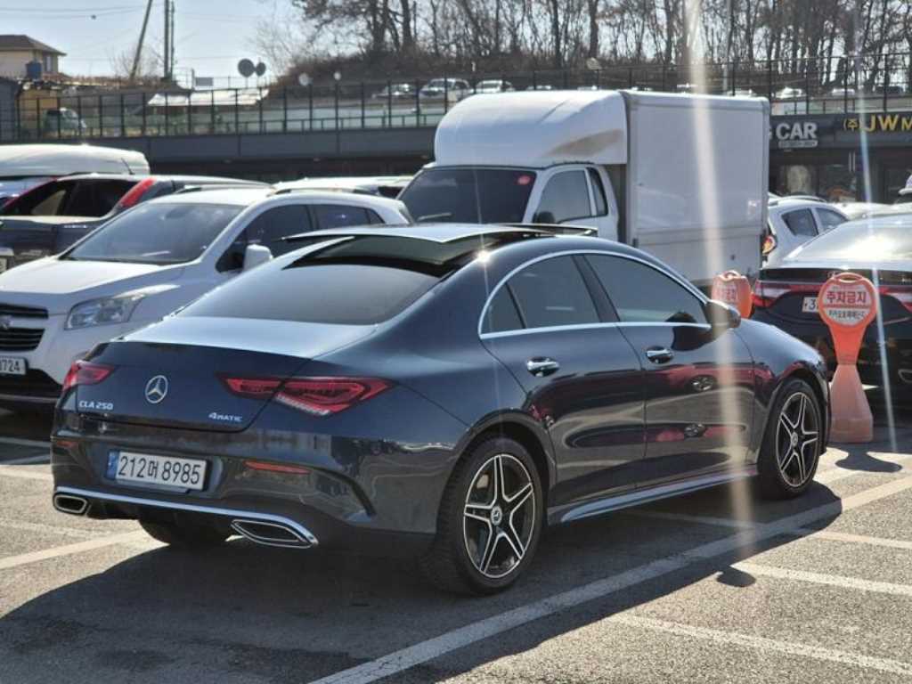 Mercedes Benz CLA Class - Vista 4