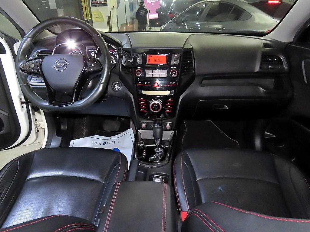 Ssangyong Tivoli - Vista 10