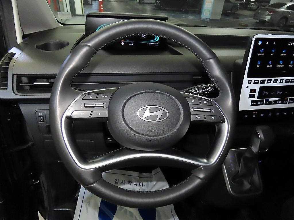 HYUNDAI Staria - Vista 8