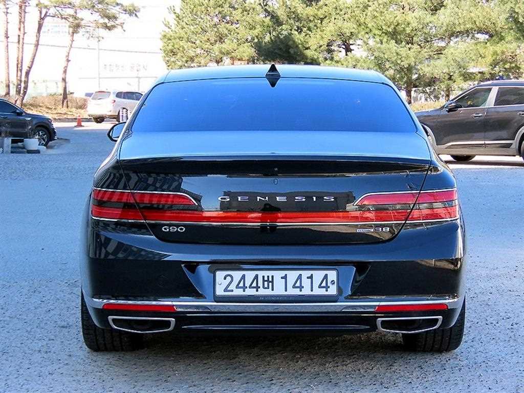 Genesis G90 - Vista 4