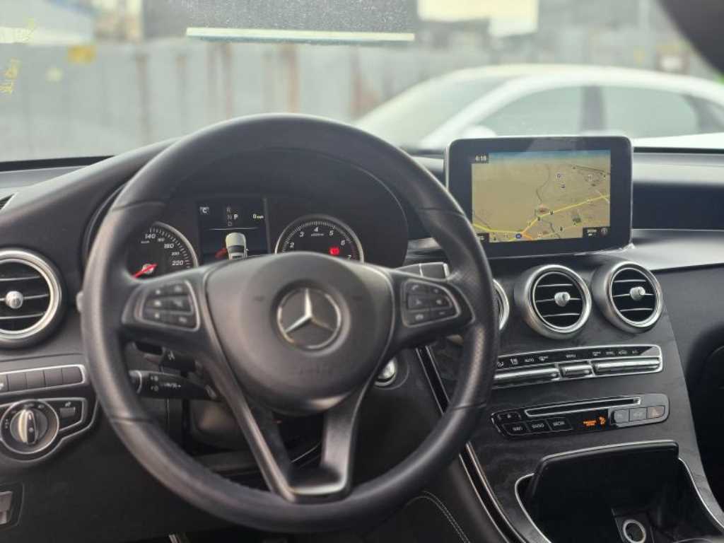 Mercedes Benz GLC Class - Vista 10