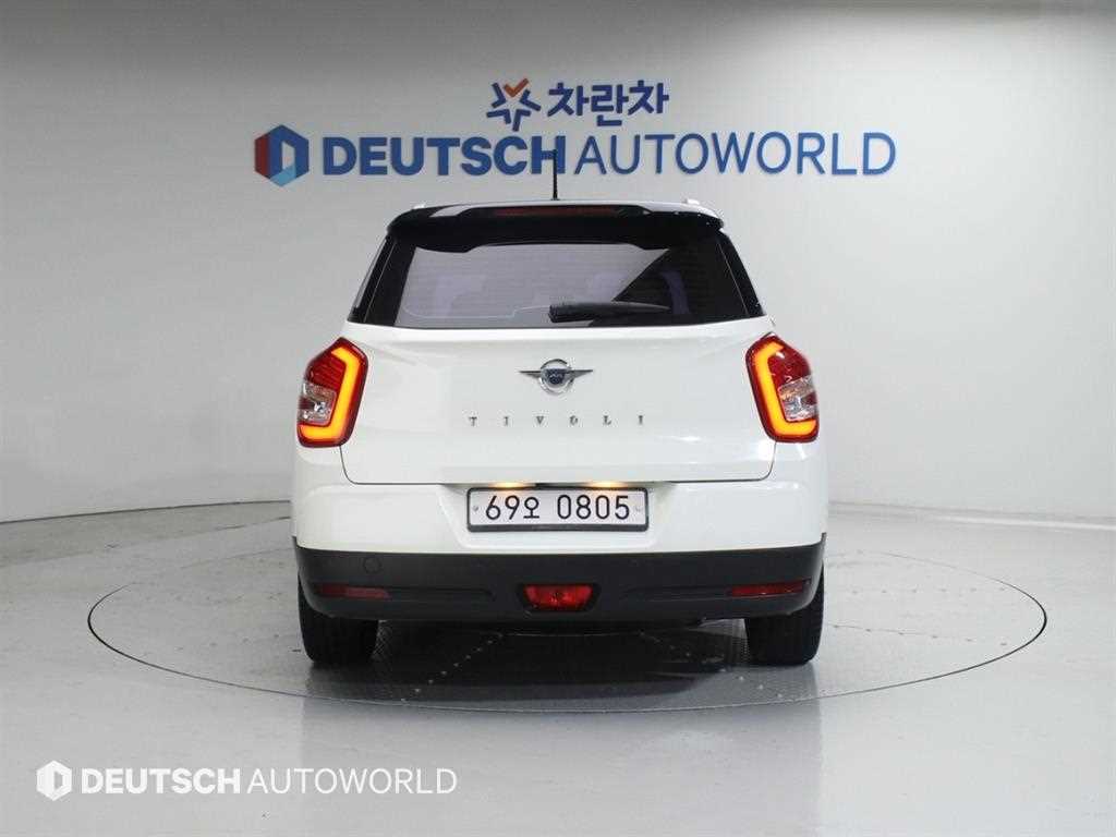 Ssangyong Tivoli - Vista 4