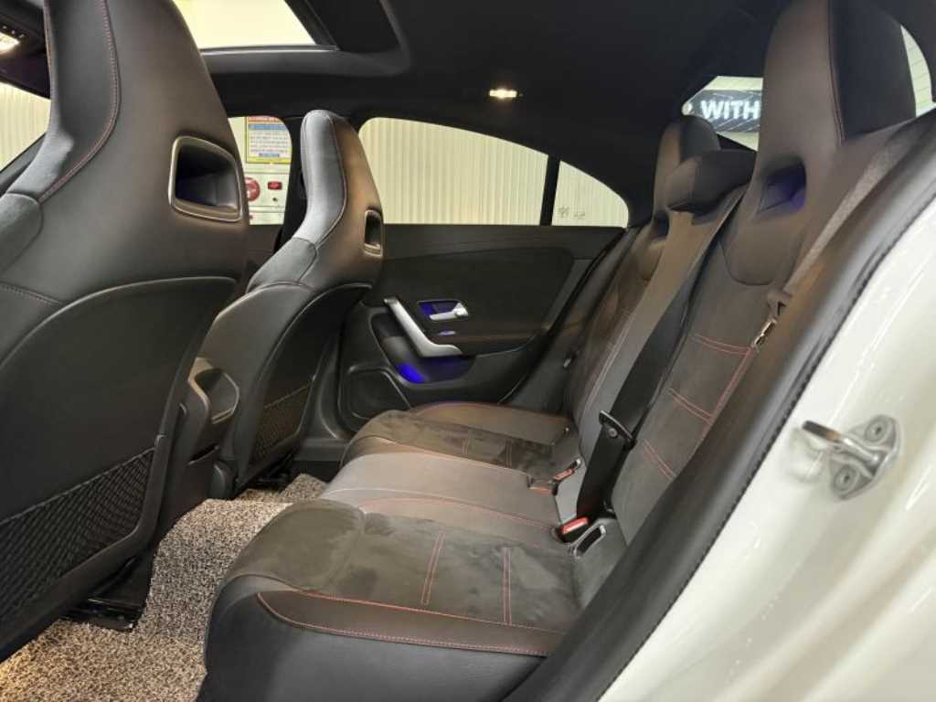 Mercedes Benz CLA Class - Vista 10