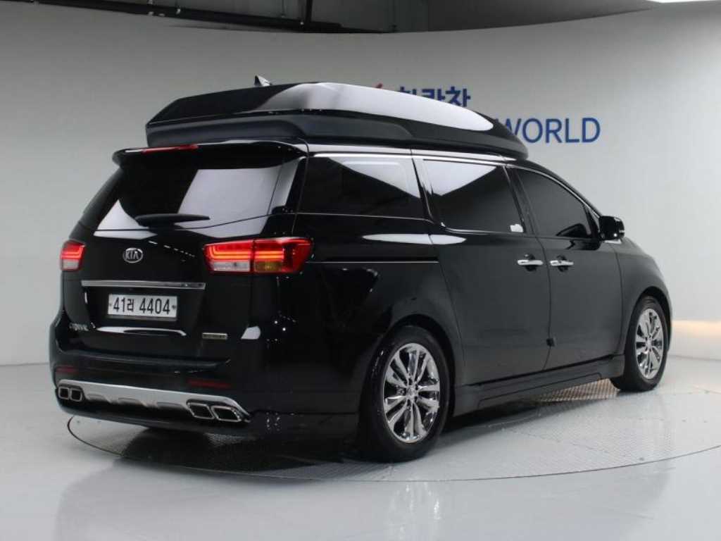 KIA Carnival - Vista 2