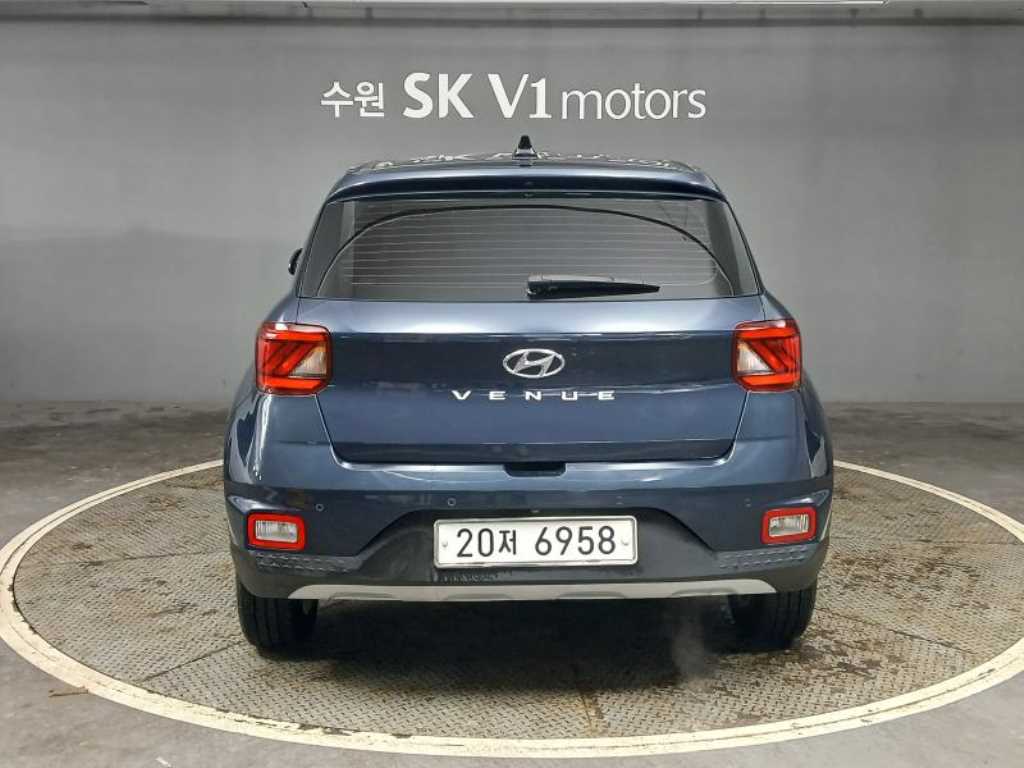 HYUNDAI Venue - Vista 5