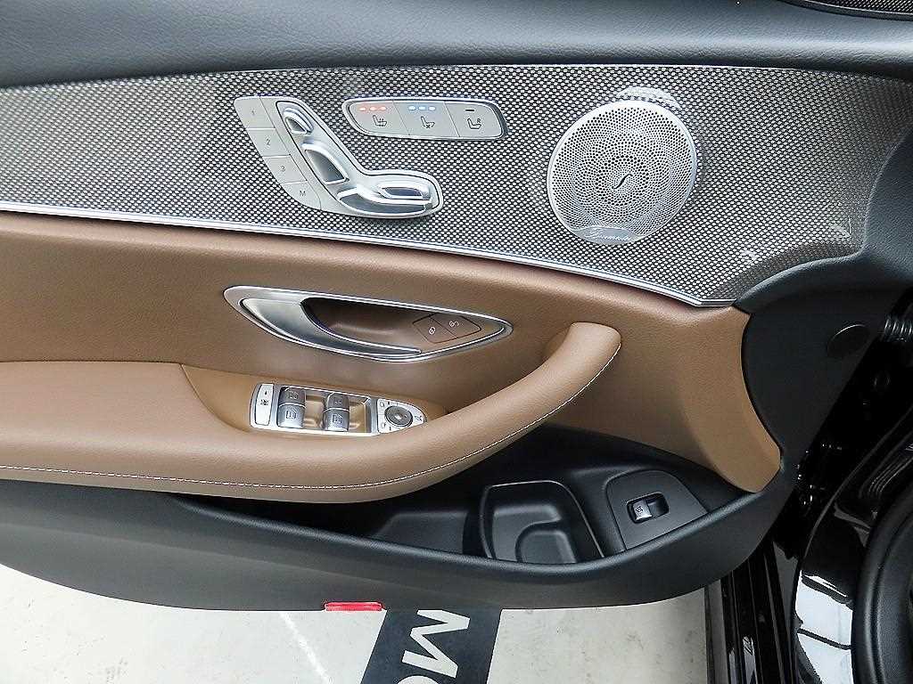 Mercedes Benz E class - Vista 11